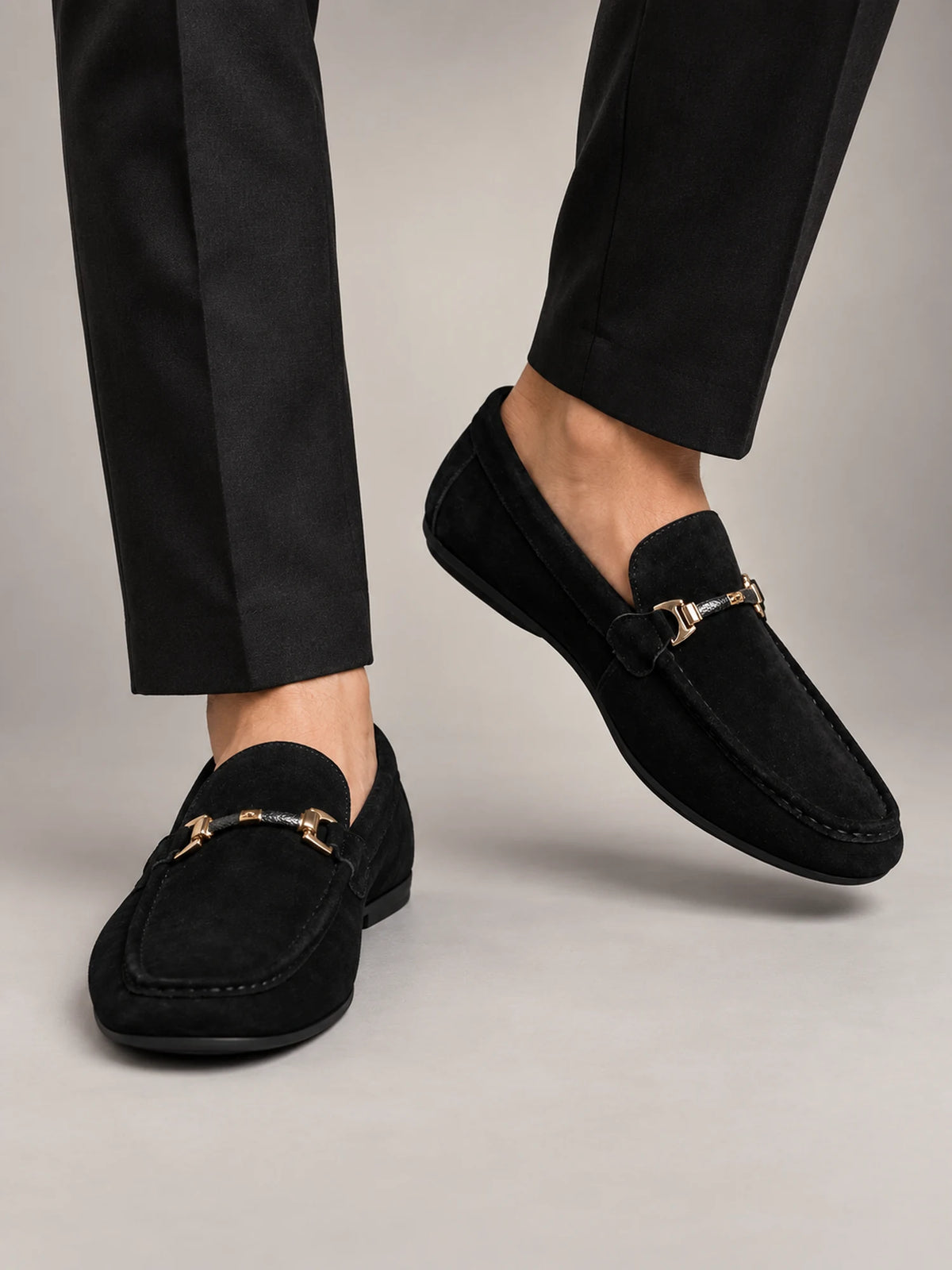 Volantero Men's Elegant Slip-On Loafers in Black, hover view