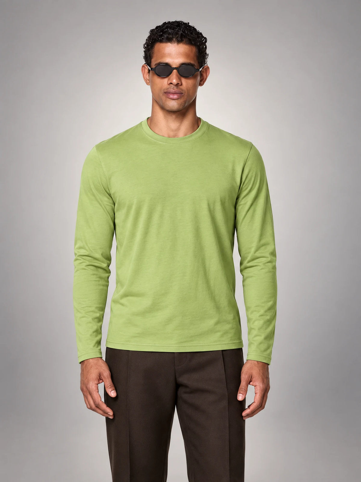 Volantero Men's Cotton-Blend Long-Sleeve Crew-Neck Shirt in Green, front view