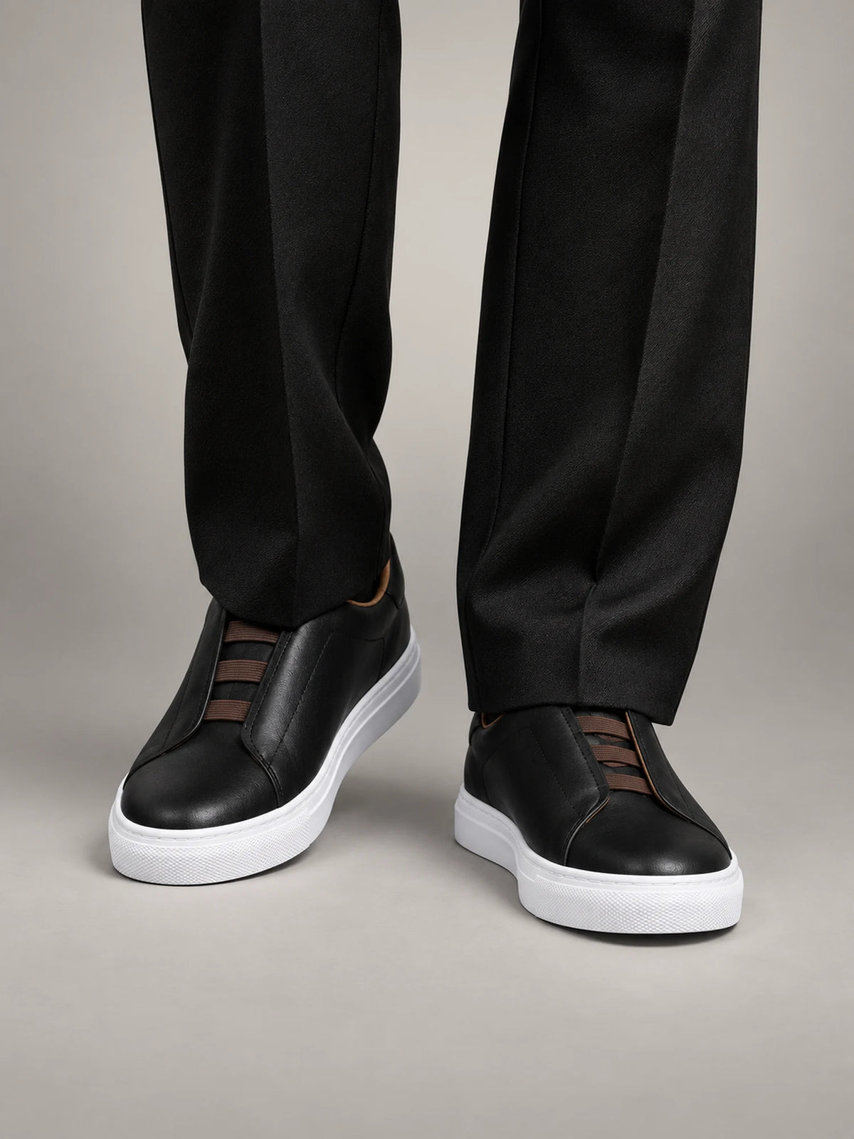 Volantero Men's Laceless Classic Sneakers in Black, front view