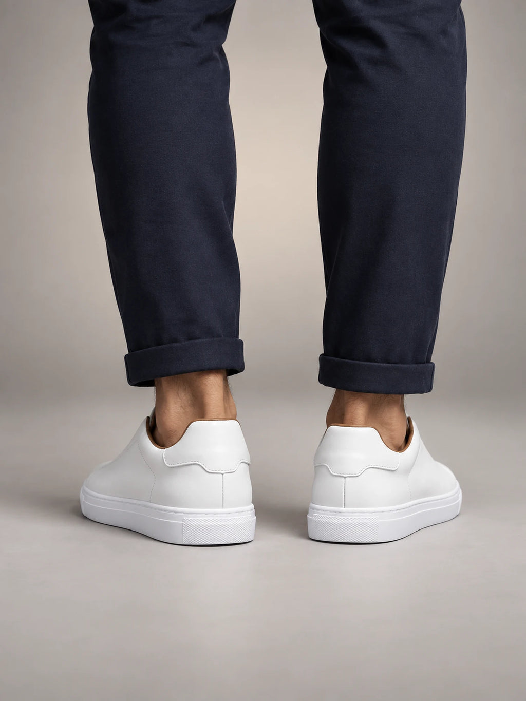 Volantero Men's Laceless Classic Sneakers in White, back view