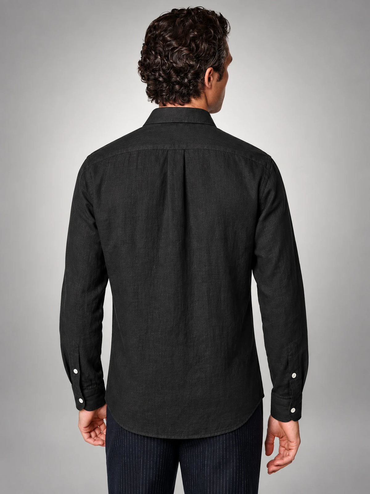 Volantero Men's Linen Shirt in Black, back view