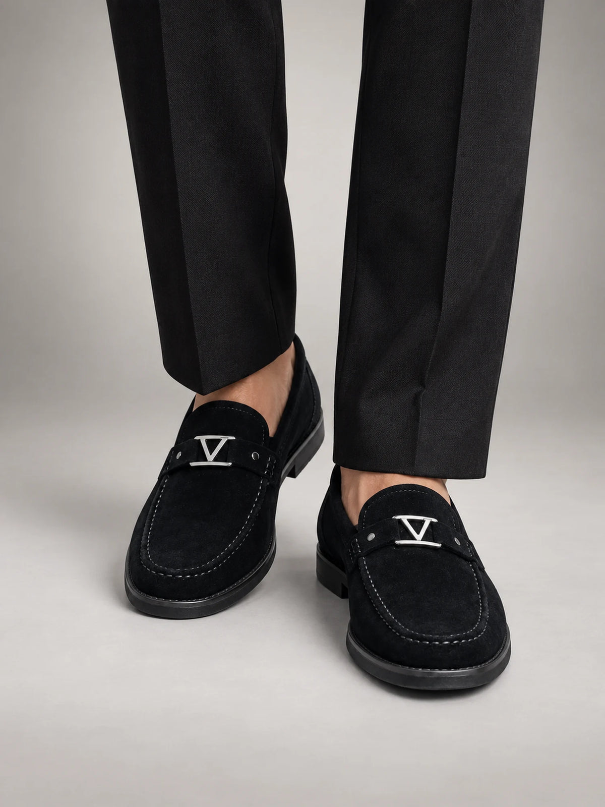Volantero Men's Elegant Business Loafers in Black, front view