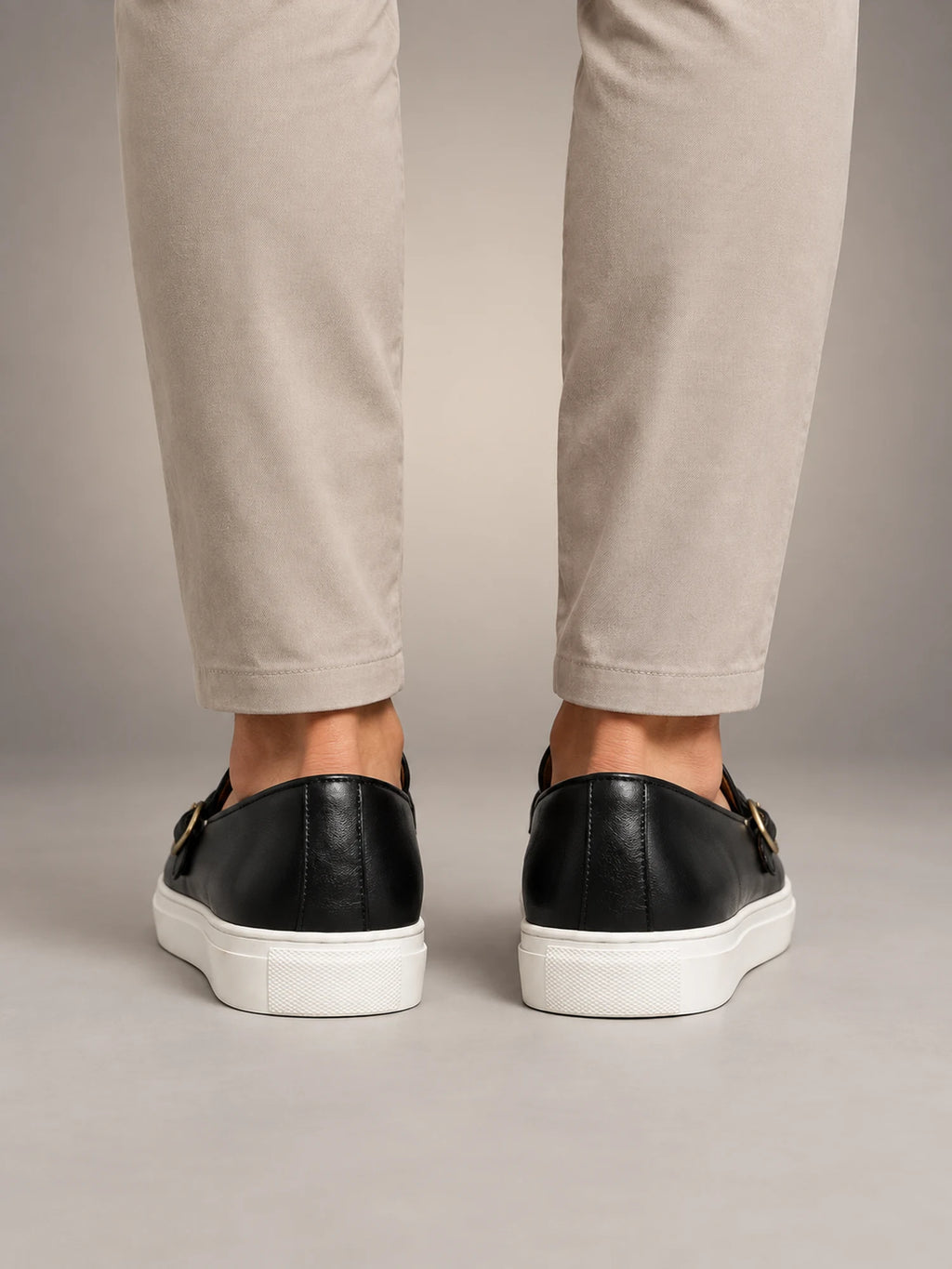 Volantero Men's Casual Leather Loafers in Black, back view