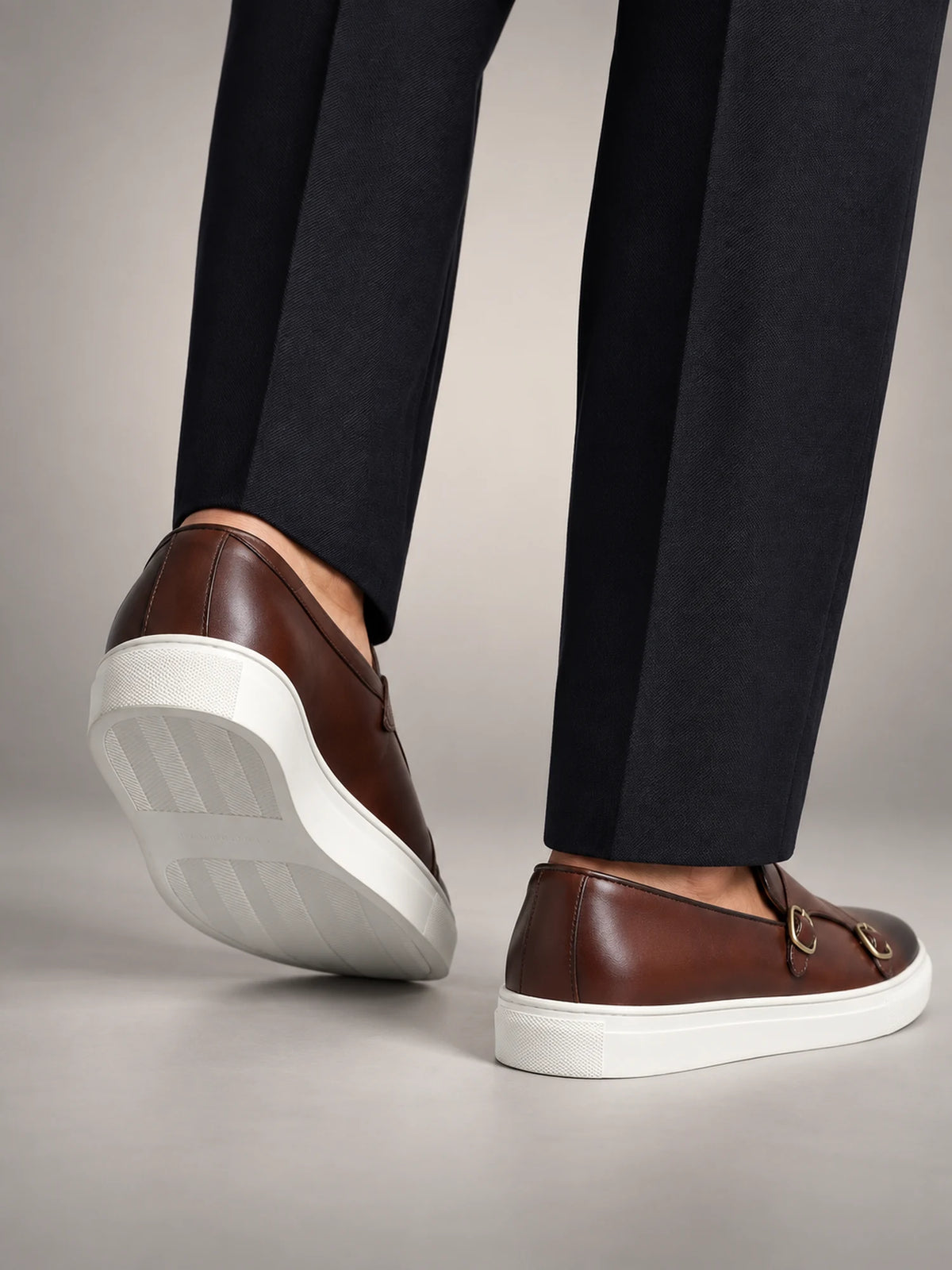 Volantero Men's Casual Leather Loafers in Brown, side view