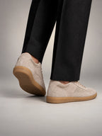 Volantero Men's Classic Low-Top Trainers in Beige, side view