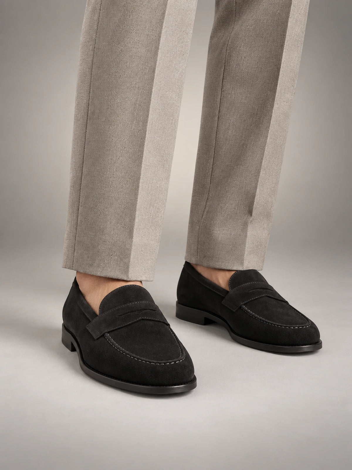 Volantero Men's Coastal Penny Loafers in Black, front view