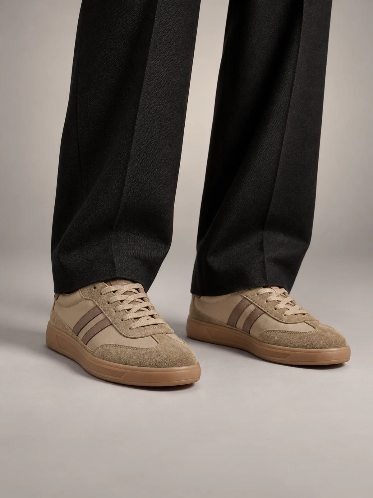 Volantero Men's Classic Retro Sneakers in Brown, front view